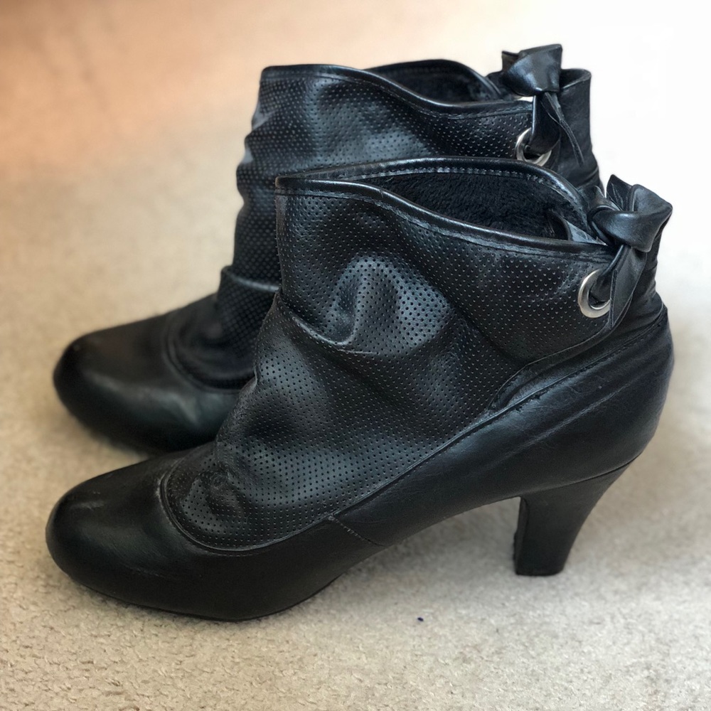 Black ankle booties